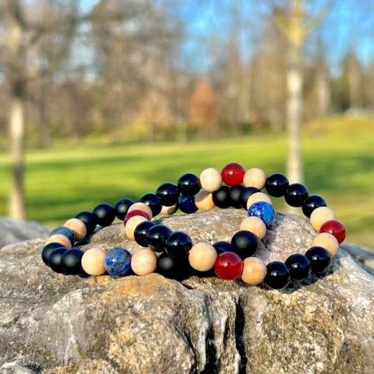 Minerální náramky karneol, lapis lazuli, onyx, dřevo - SPOLU - PARTNERSKÝ